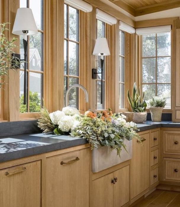 Visual Comfort Chapman & Myers Aiden Large Tail Sconce