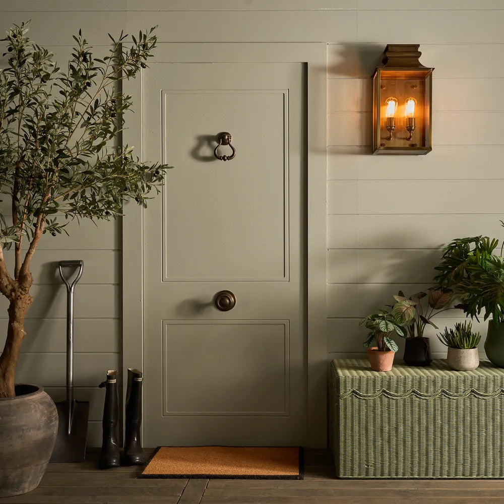 Outdoor Classic Lantern