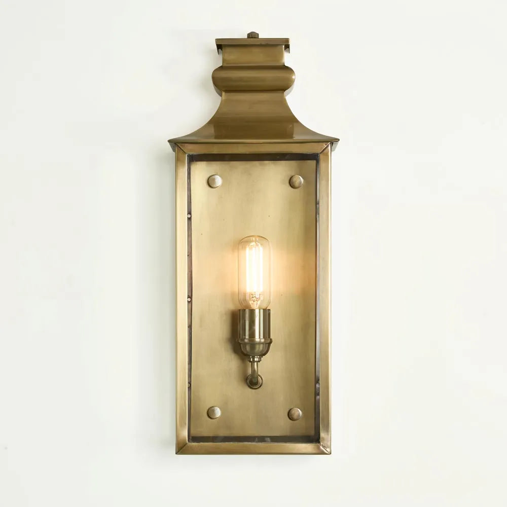 Outdoor Classic Medium Lantern