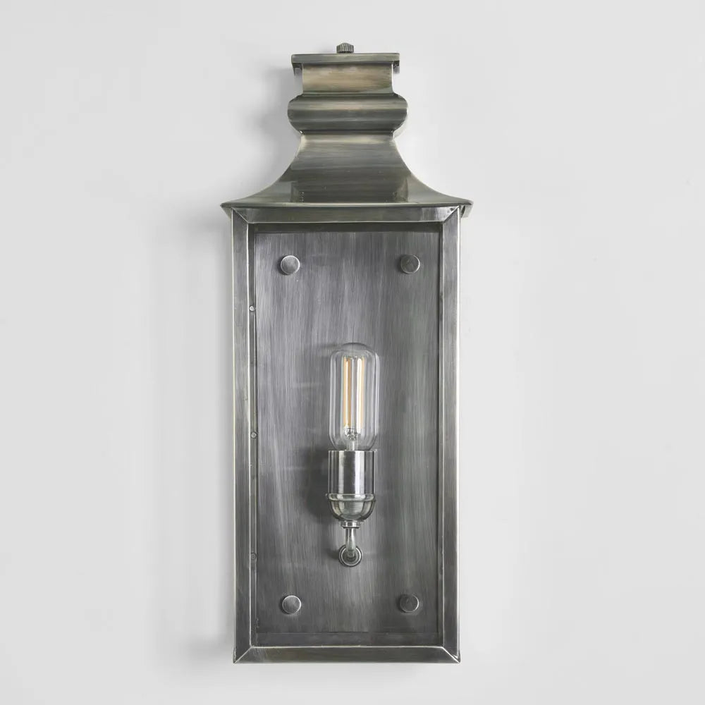 Outdoor Classic Medium Lantern