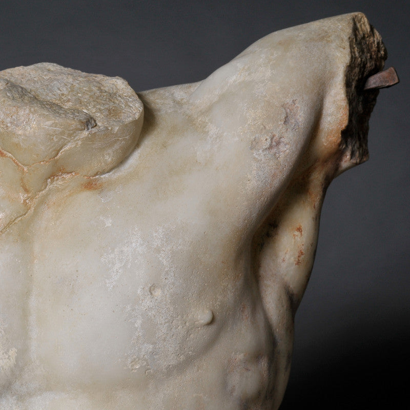 Fighting Gladiator Bust – a replica of Agasias' 4th-century BC masterpiece, inspired by the original housed in the Louvre Museum.