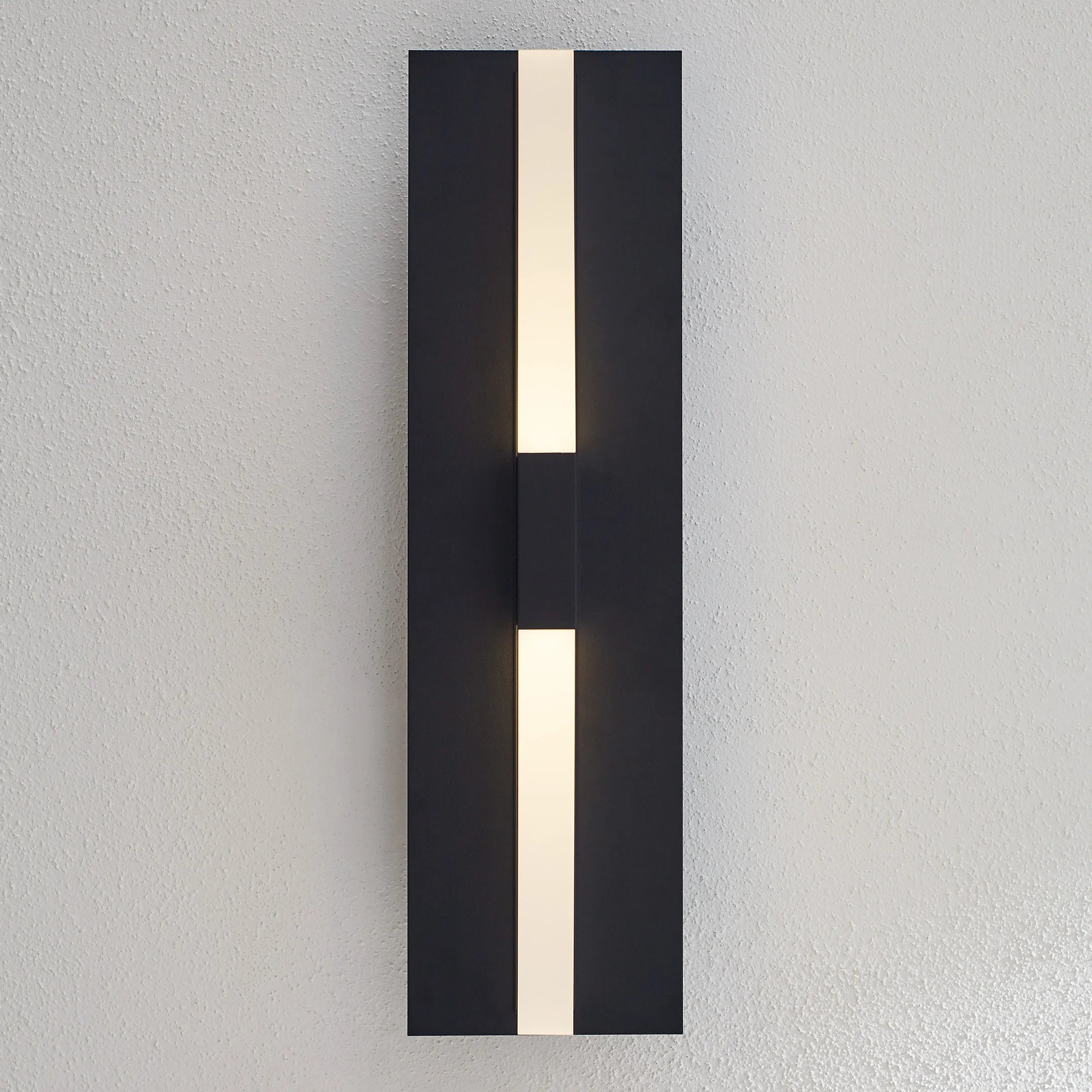 Visual Comfort Sean Lavin Lyft 18" Outdoor Wall Sconce