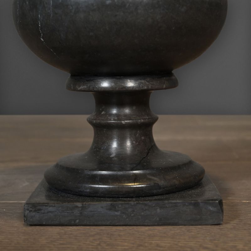 19th-Century Medici Vase Replica – handcrafted in grey-black marble with an aged patina for authentic classical elegance.