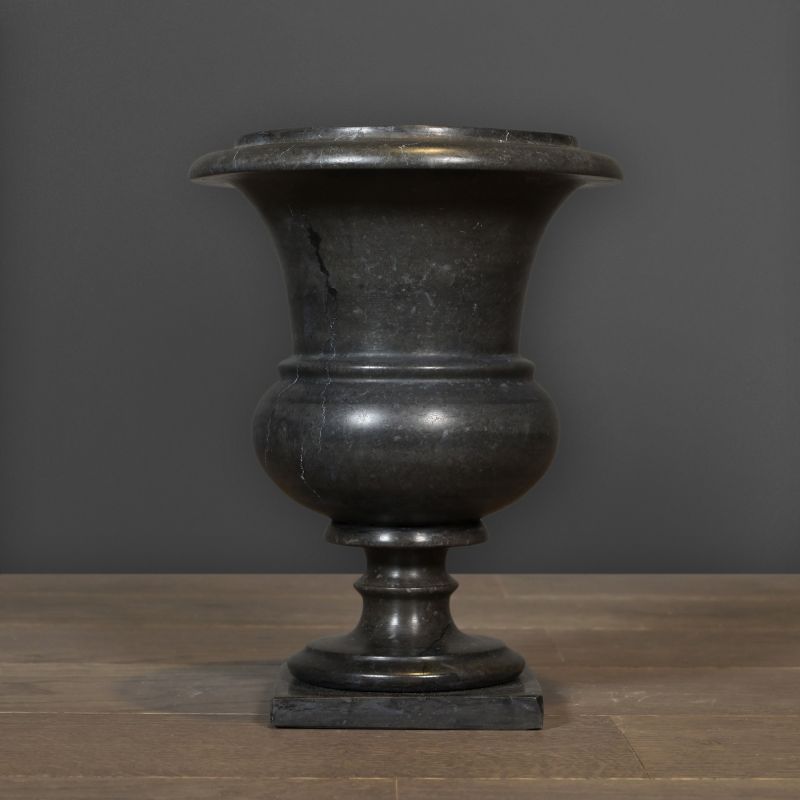 19th-Century Medici Vase Replica – handcrafted in grey-black marble with an aged patina for authentic classical elegance.